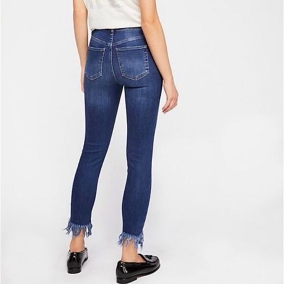 NWT Free People Raw Hem Distressed Jeans Size 2 - Picture 2 of 16